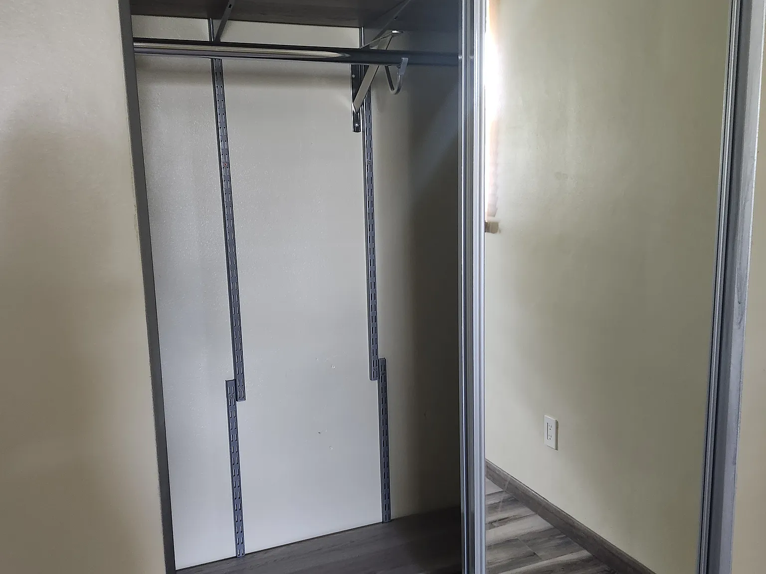2 bed, 1200 sqft, $1,800 — Photo 2