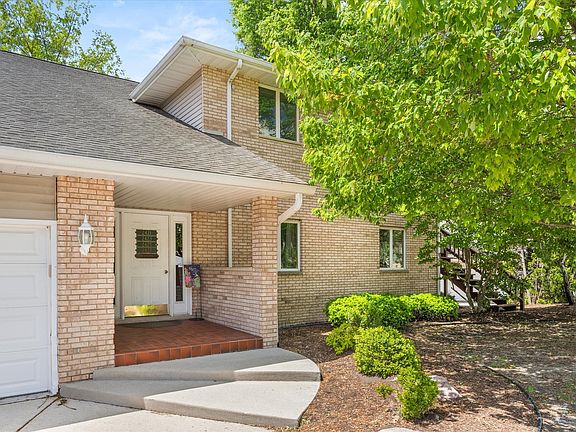 2nd image of 2427 Reynolds Manor Dr #0