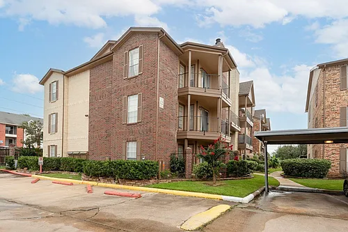 2121 Hepburn St Photo 1