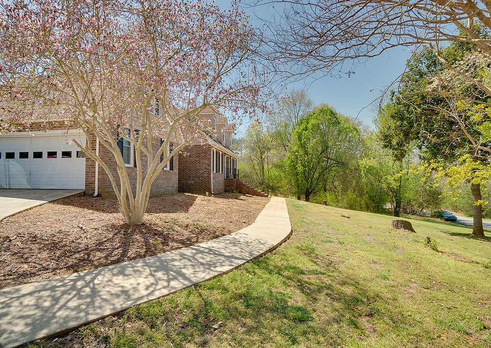 1st image of 61 Southwood Dr