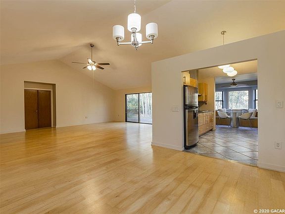 4th image of 6805 NW 52nd Ter