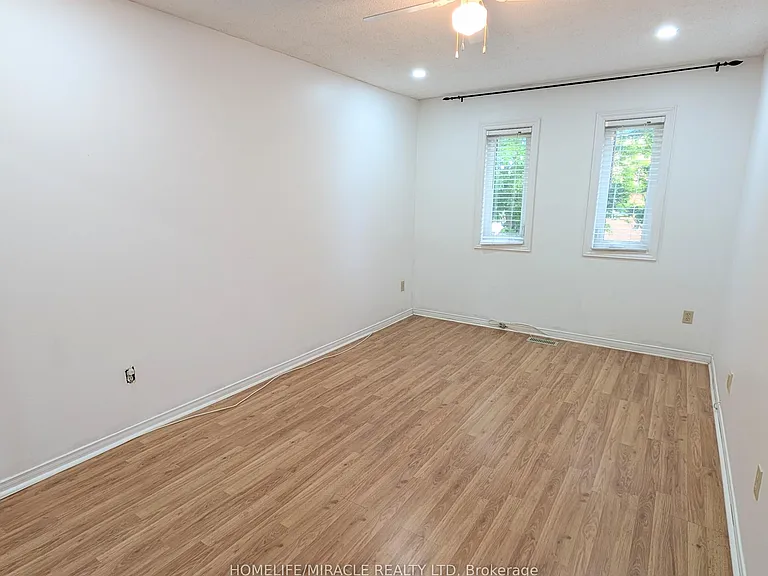 19 Wallace Dr — Photo 22
