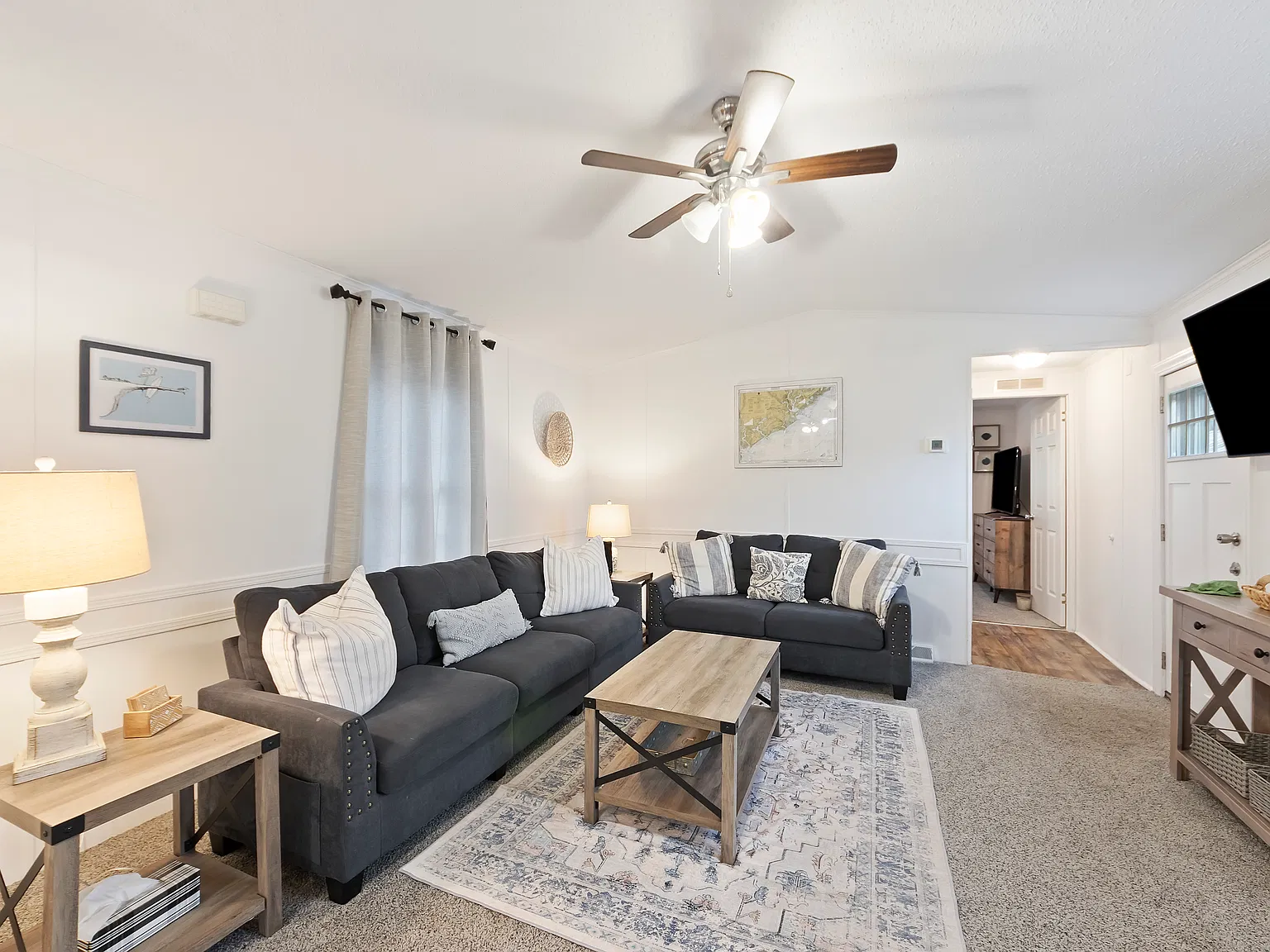2 bed, 1056 sqft, $2,300 — Photo 4