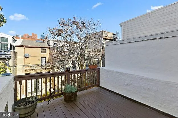 2 bed, 1008 sqft, $1,980 — Photo 4