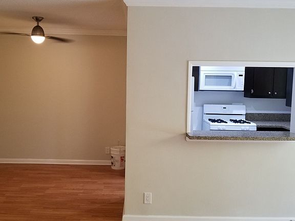 3rd image of 1031-1037 N Ogden Dr #1037-02