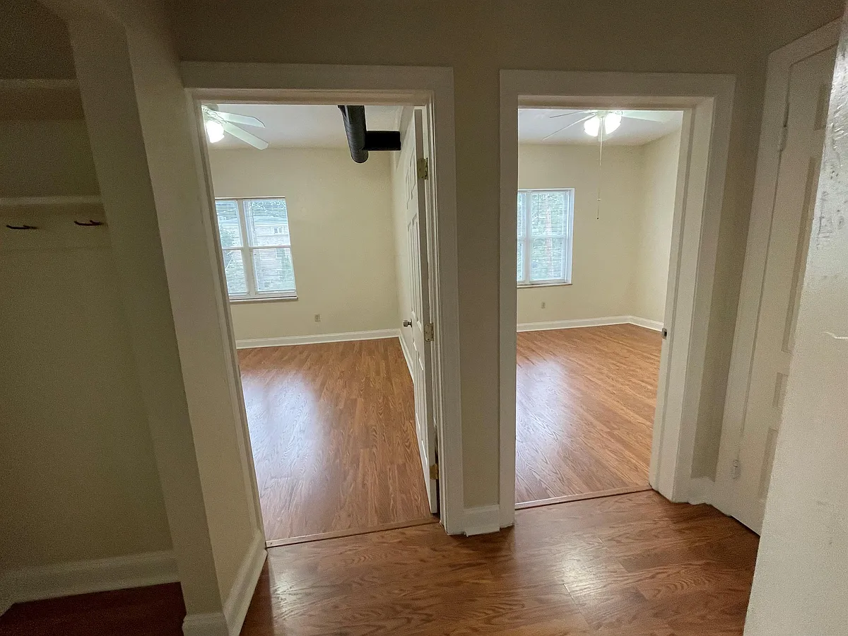 Building Photo - 6727 Thomas Blvd #2