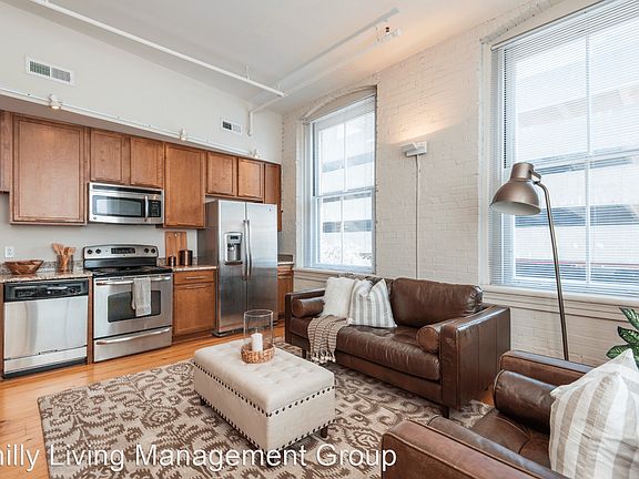 3rd image of 1200 Walnut St #14915287