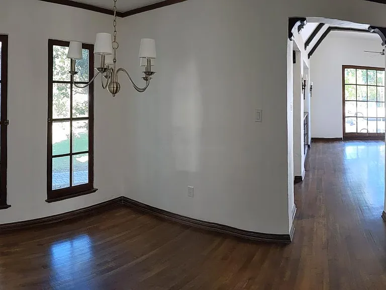 239 Orizaba Ave — Photo 6