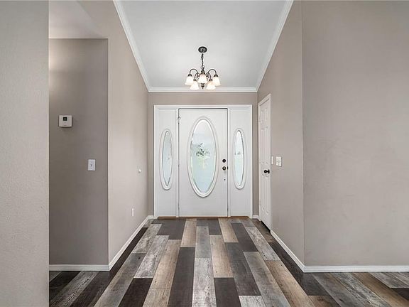 4th image of 545 Fine Ranch Dr