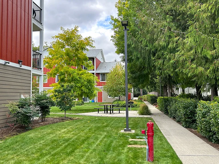 Golf Club Apartments — Photo 12