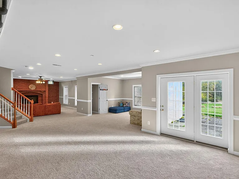 401 Hilton Head Ct — Photo 59