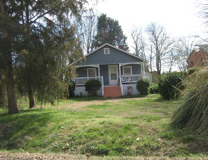 2nd image of 222 E Peachtree Dr