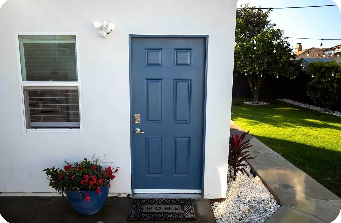 Studio, 595 sqft, $1,800 — Photo 2