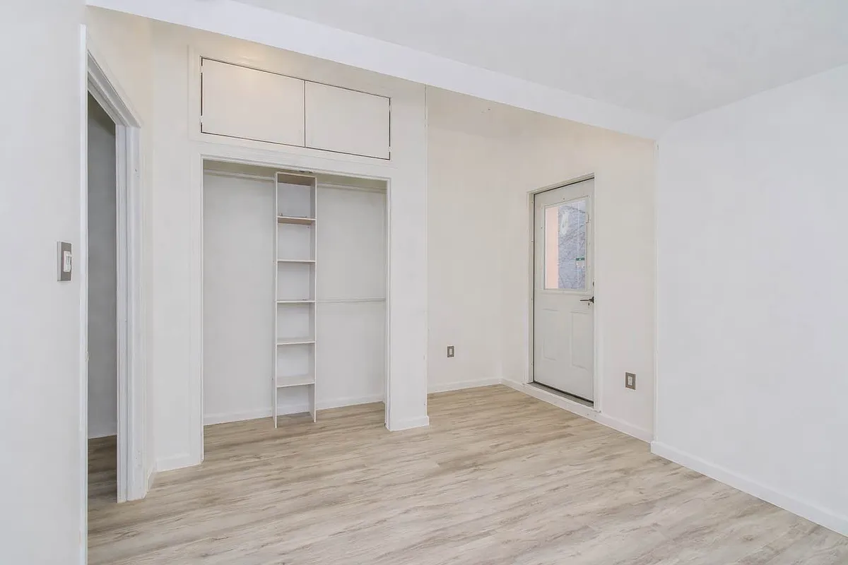 Building Photo - 384 Lafayette Ave #1