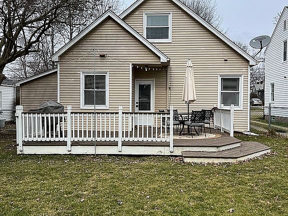 4th image of 1732 Falls Ave