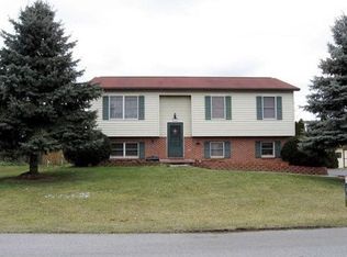 10 Briarcliff Dr, Shippensburg, PA 17257