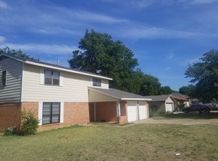 842 Tuskegee St, Grand Prairie, TX 75051