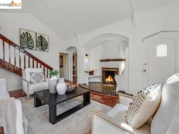 5600 Picardy Dr N, Oakland, CA 94605