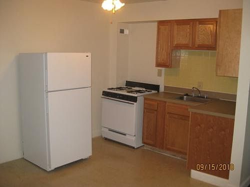 2nd image of 1734 E Long St APT I