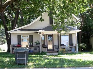 131 S Cedar St, Ottawa, KS 66067