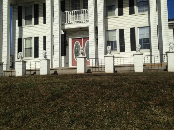 211 E Baltimore St, Taneytown, MD 21787