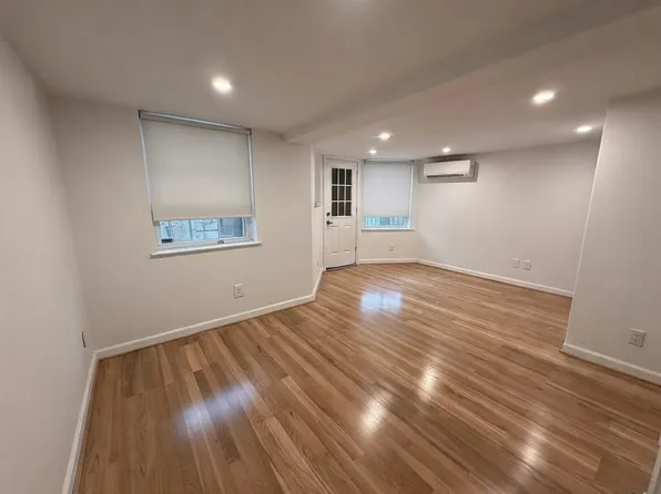 (undisclosed Address), Ridgewood, NY 11385