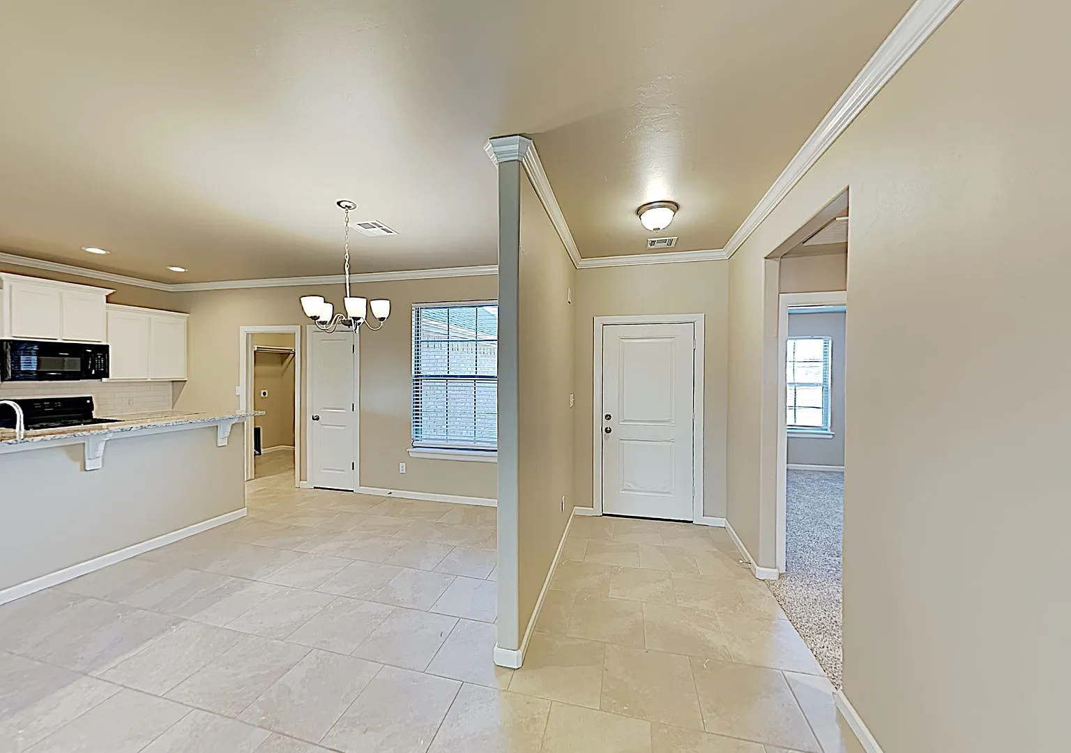 A Luxurious and Spacious 4 Bedroom 2 Bath Home with 3 Car Garage - Yukon Schools — Photo 4