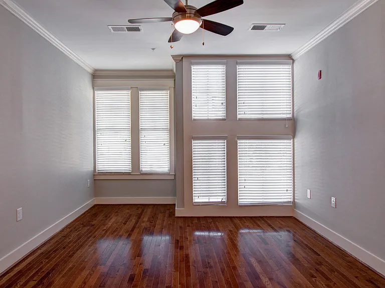 525 East Blvd — Photo 36