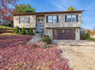 604 3rd St S, Coggon, IA 52218
