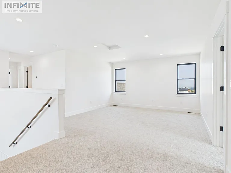 374 Cushing Ln — Photo 18
