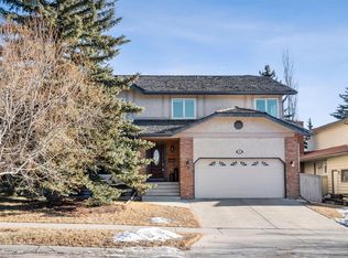 16 W Woodacres Dr SW, Calgary, AB T2W 4V9