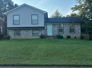 8709 Lantern Lite Pkwy, Louisville, KY 40220
