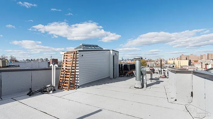 Rented by Evergreen Apartments BK | media 90