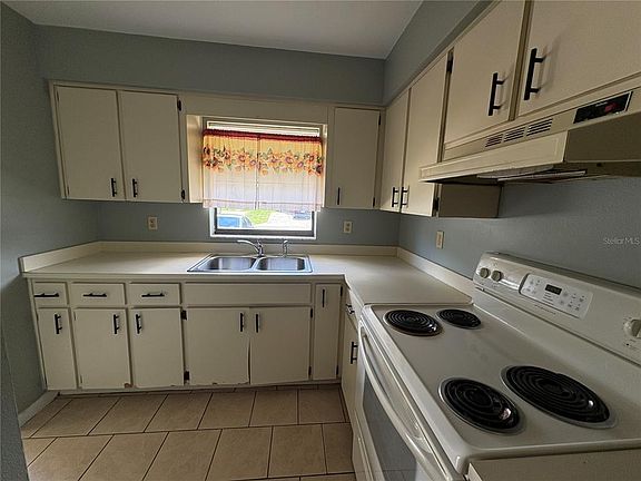 5th image of 1017 Harden Ct