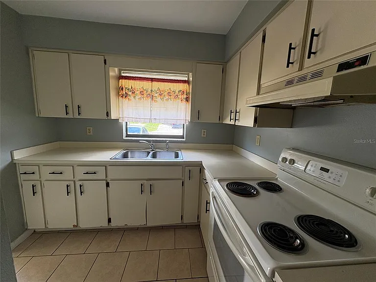 1017 Harden Ct — Photo 5