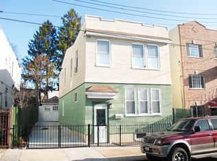 30 Cox Pl, Brooklyn, NY 11208