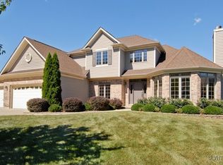 3 Green Hills Ct, Sugar Grove, IL 60554