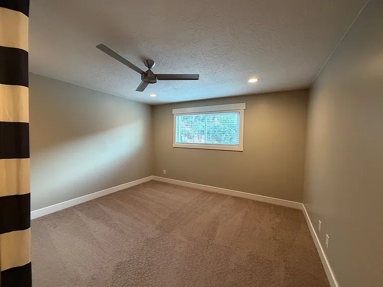 600 N 260 West Cir — Photo 32