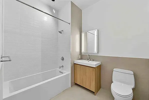 Bathroom, photo 1
