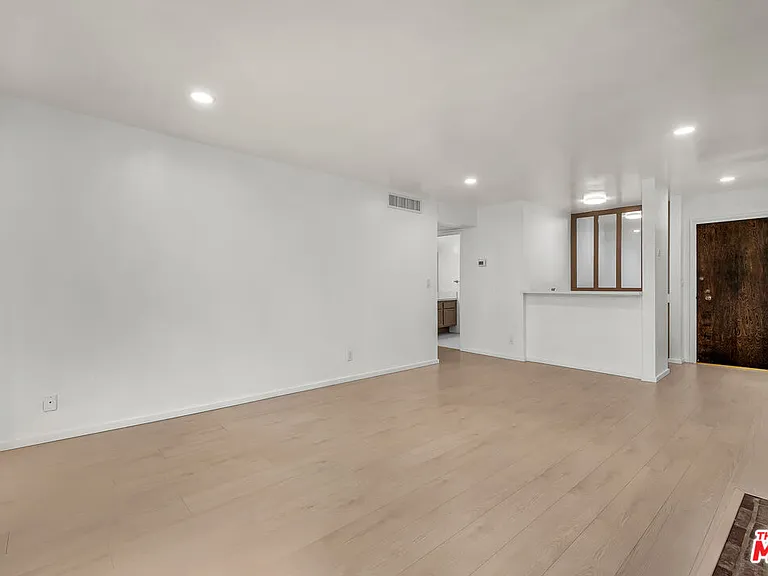 406 N Oakhurst Dr #202 — Photo 9