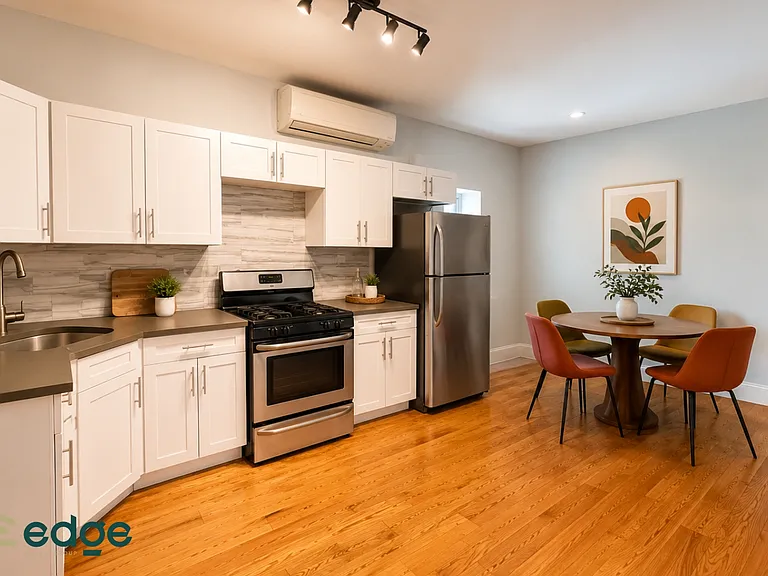 1425 Broadway #3 — Photo 1