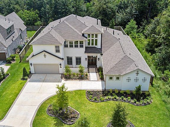 3rd image of 185 Caledonia Cir