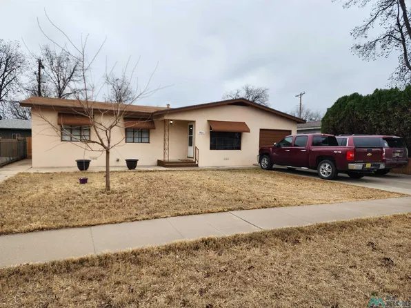 904 Valverde St, Carlsbad, NM 88220