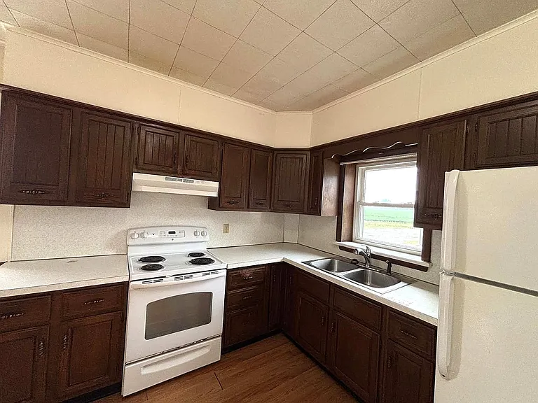 5760 Lincoln Hwy — Photo 23