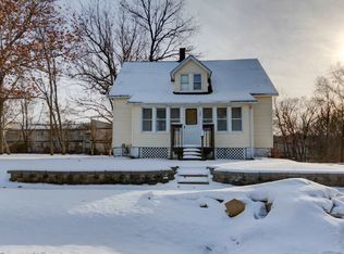 320 2nd Ave #C, Silvis, IL 61282