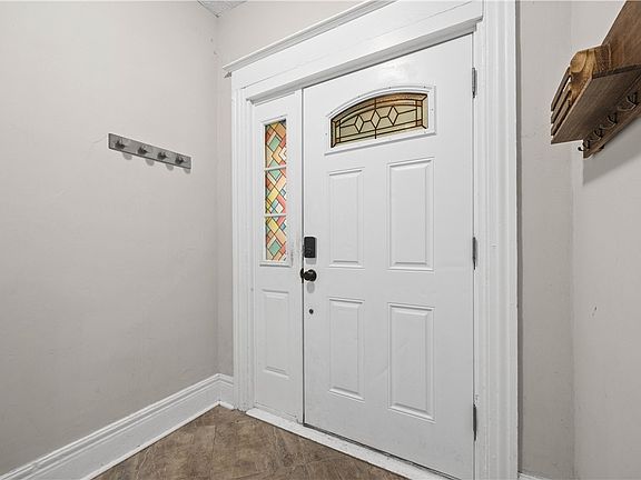 2nd image of 16 Clifton St
