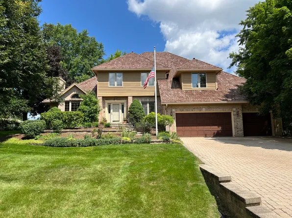 221 Darien Ln, Dundee, IL 60118