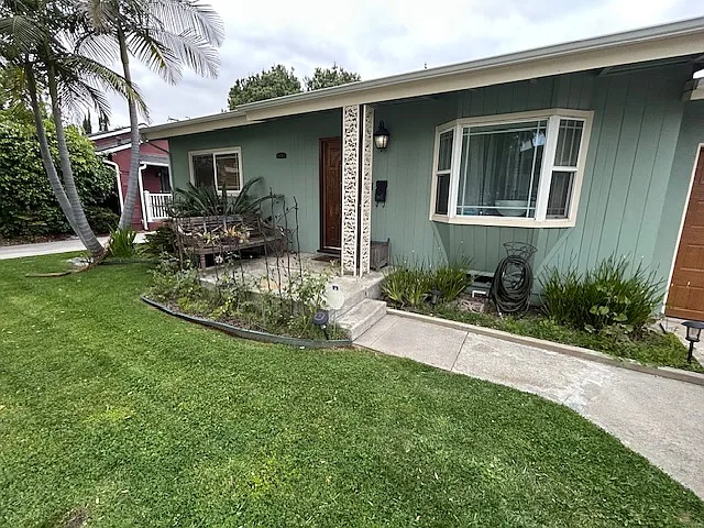5701 E Los Arcos St — Photo 1