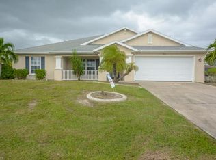 313 NE 30th Ter, Cape Coral, FL 33909