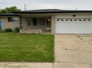 30250 Underwood Dr, Warren, MI 48092